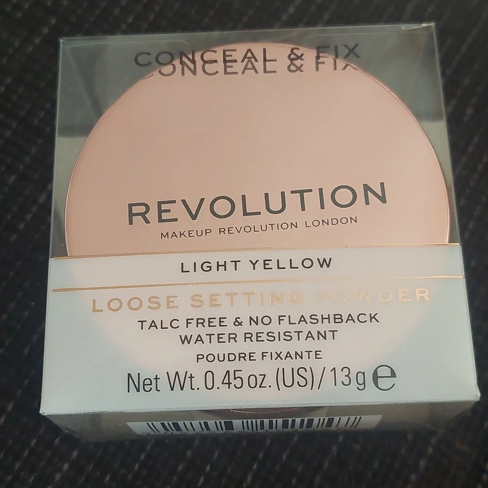 New revolution loose setting‎ powder light yellow